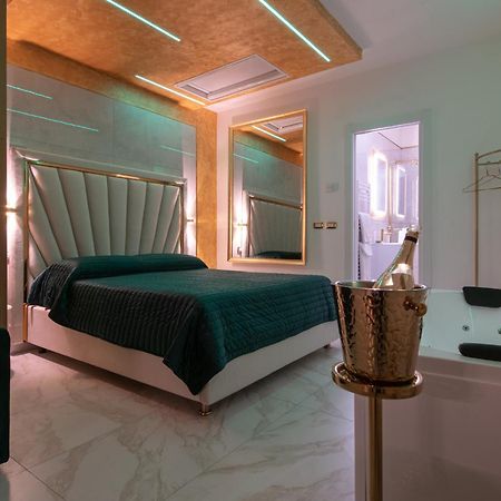 Fashion Apartment Gold Bologna With Jacuzzi & Car Garage Extérieur photo