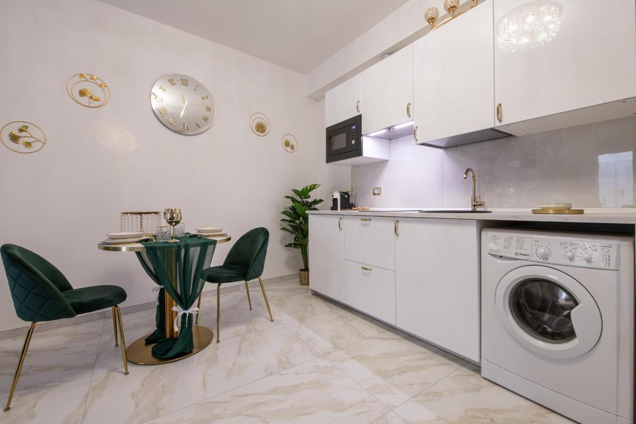 Fashion Apartment Gold Bologna With Jacuzzi & Car Garage Extérieur photo