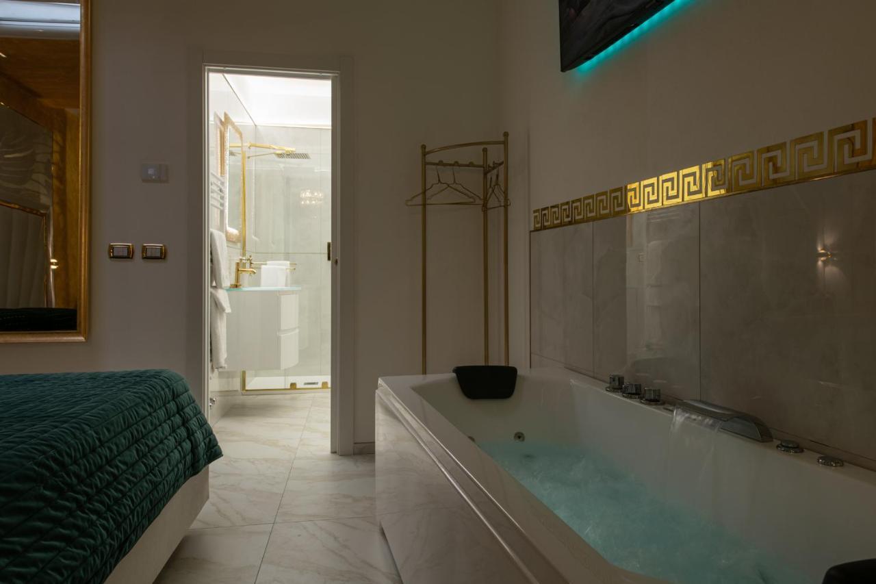 Fashion Apartment Gold Bologna With Jacuzzi & Car Garage Extérieur photo