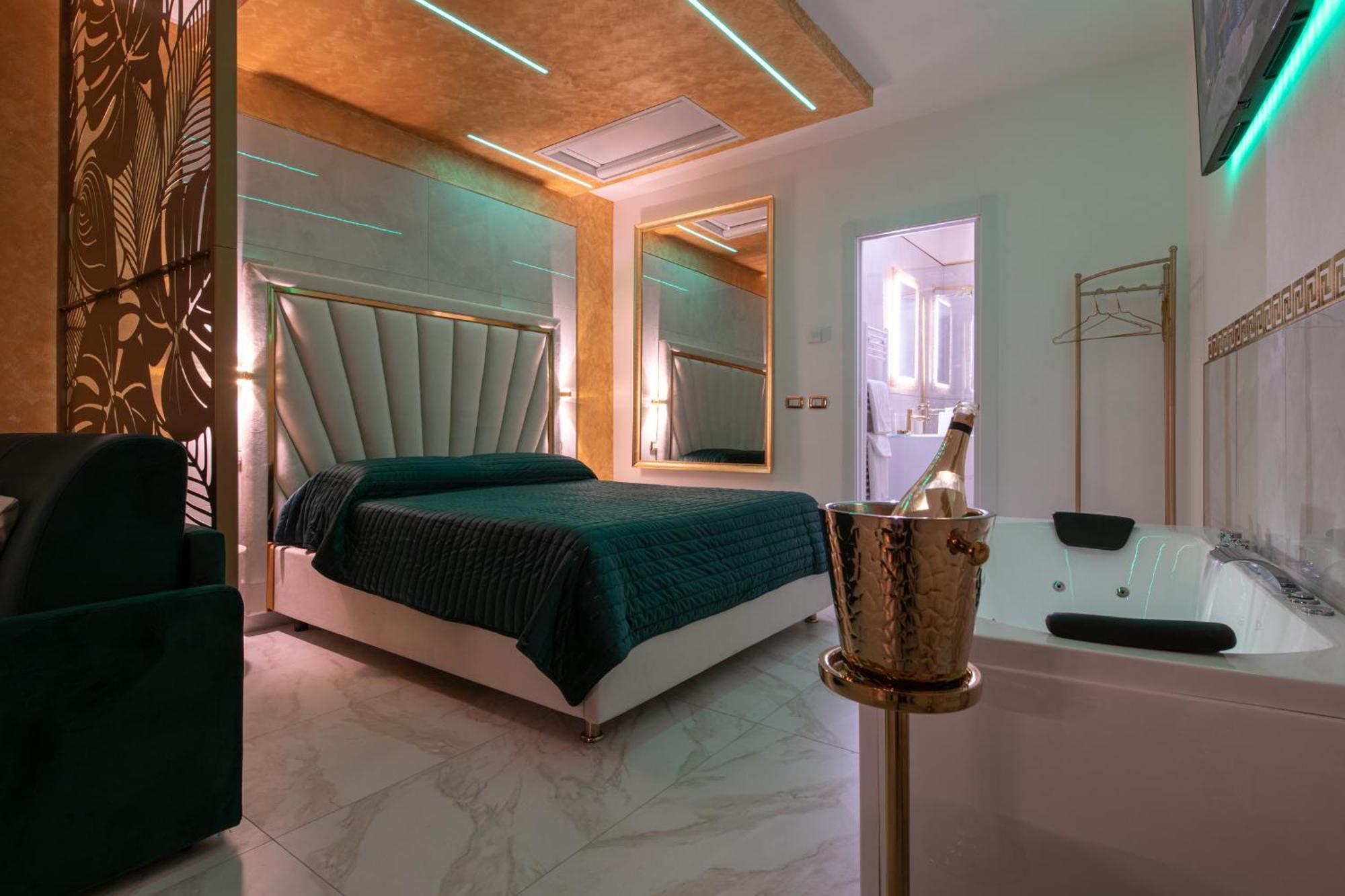 Fashion Apartment Gold Bologna With Jacuzzi & Car Garage Extérieur photo
